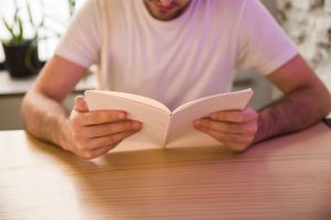 How to Choose the Right Christian Book for Spiritual Growth